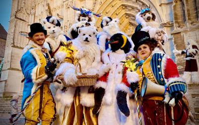 Cie Okazoo - L’Arche de Noël - La brigade animalière du père Noël