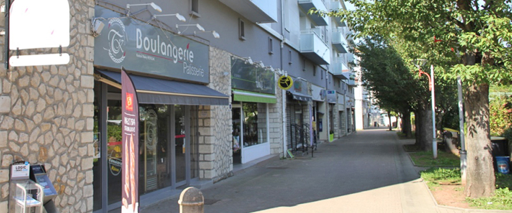 Commerces place Guy de Maupassant