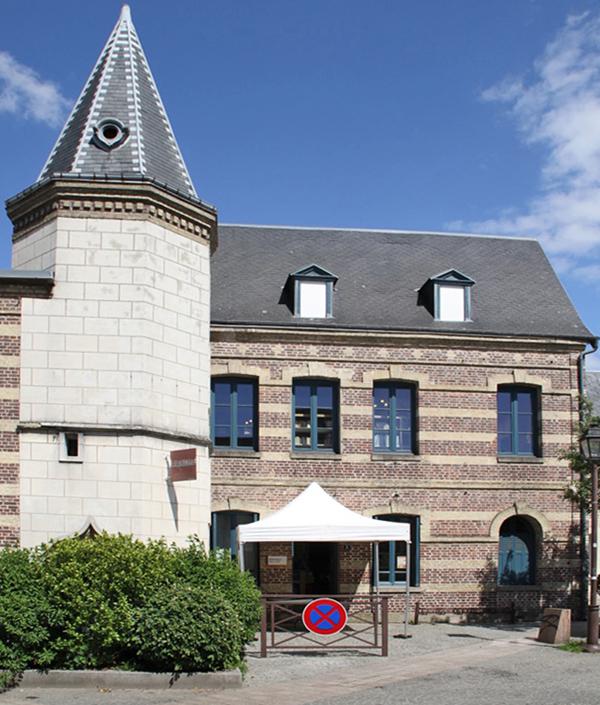 La bibliothèque Elsa Triolet