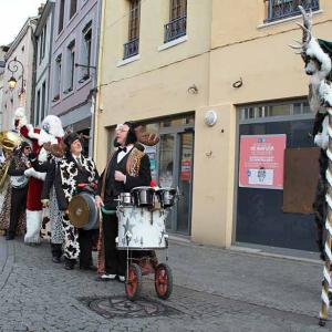 Marché de Noël 2019 - Fanfare Gipsy rennes de Noël et L'Arche de Noël - Compagnie Okazoo