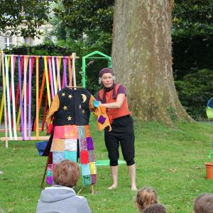 Animations été - Spectacle Le manteau aux 1000 couleurs par la Cie Makitouch