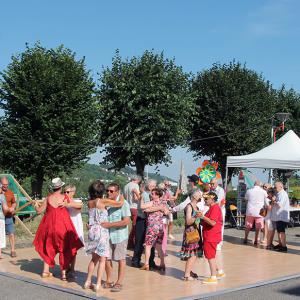 Un été au parc - Festivités du 14 juillet - Bal guinguette avec Sabrina et Freddy Friant - Place Guy de Maupassant