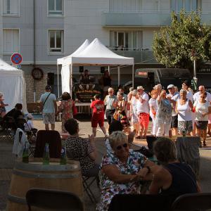 Un été au parc - Festivités du 14 juillet - Bal guinguette avec Sabrina et Freddy Friant - Place Guy de Maupassant