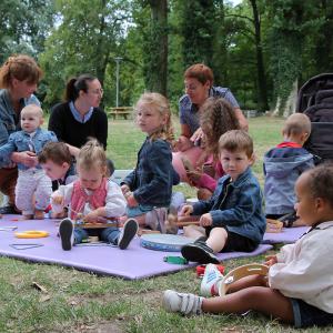 Un été au parc - Eveil musical 0-3 ans avec People&Baby