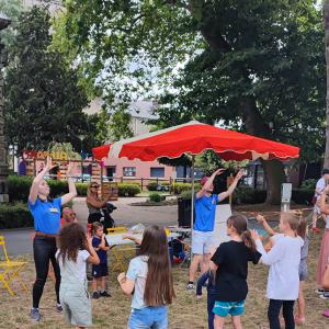 Un été au parc - La danse d'un été au parc avec les animateurs
