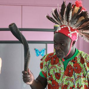 Harfleur fête La Semaine Bleue 2023 - Danse africaine avec l'association Yangalala à la résidence