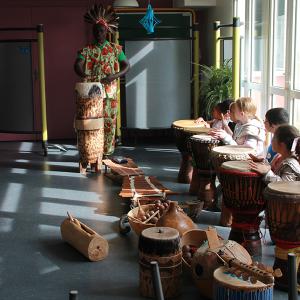 Harfleur fête La Semaine Bleue 2023 - Danse africaine avec l'association Yangalala à la résidence