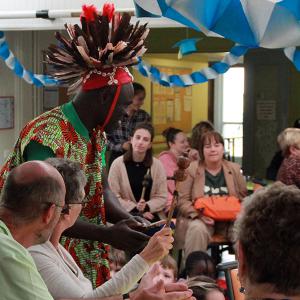 Harfleur fête La Semaine Bleue 2023 - Danse africaine avec l'association Yangalala à la résidence