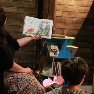 L'Heure du conte à la bibliothèque