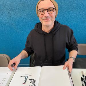 Roller Derby - Arthur de Pins auteur de la BD Zombillénium - séance de dédicaces - complexe sportif M. Thorez