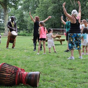 Un été au parc 2023 - Danse et percussions africaines avec Sophie