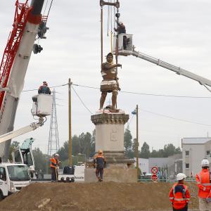La statue de Jehan de Grouchy a quitté la Brèque