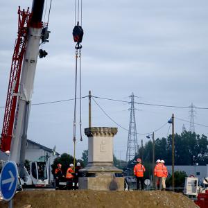 La statue de Jehan de Grouchy a quitté la Brèque