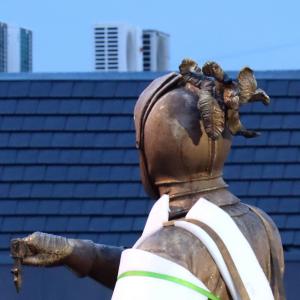 La statue de Jehan de Grouchy a quitté la Brèque